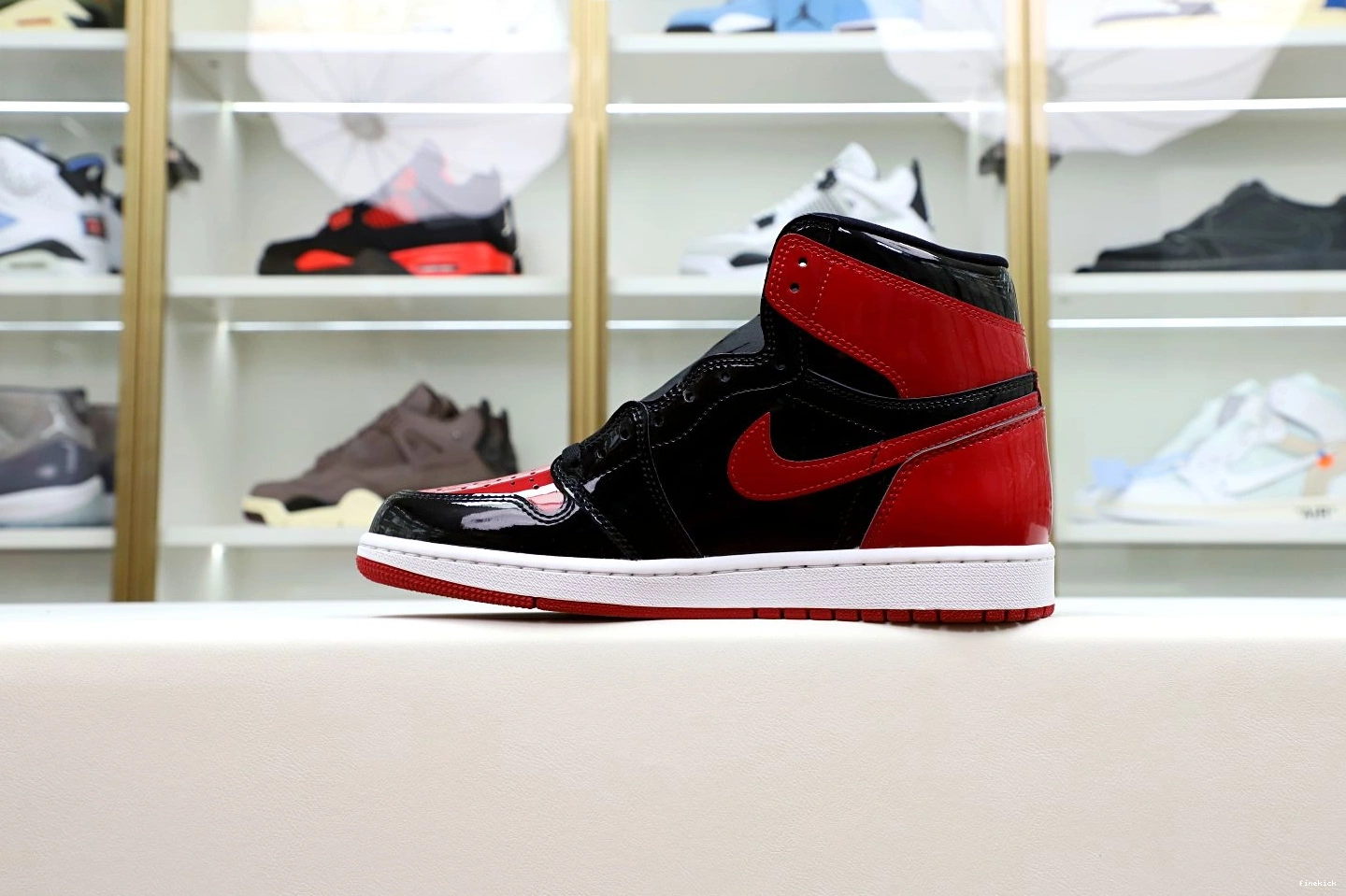 1 AIR HIGH PATENT BRED OG JORDAN 0303